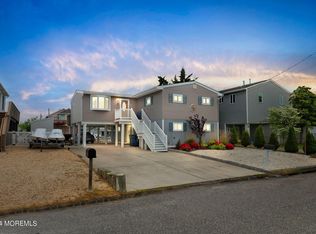 30 Lake Huron Dr, Little Egg Harbor, NJ