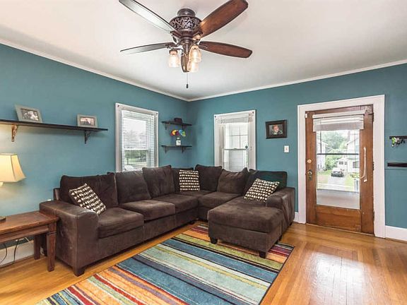 4th image of 2218 Cathedral Ave