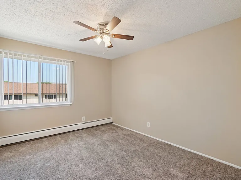 Rochester Square Apartments — Photo 41