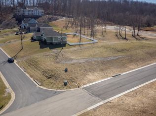 33 Rolling Oaks Dr, Fishersville, VA 22939