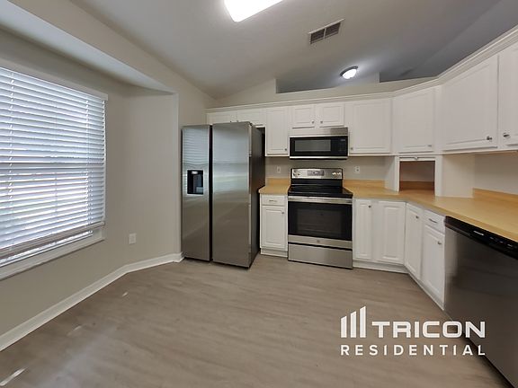5th image of 816 Arbor Hill Cir