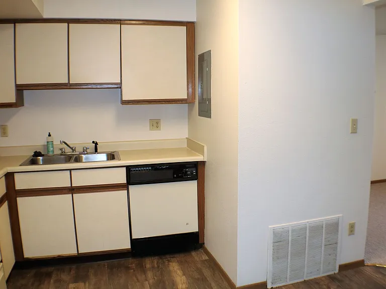 457-479 S. Scott Boulevard — Photo 7