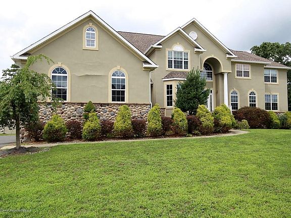 2nd image of 1814 Charlton Cir