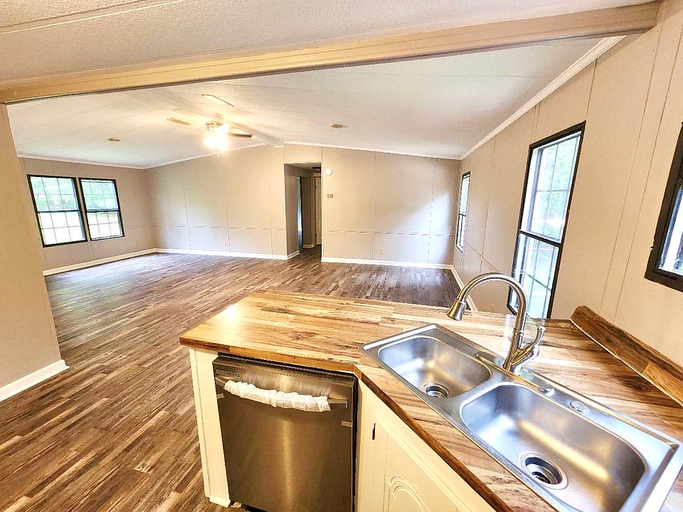 2nd image of 2215 Hollywood Ln