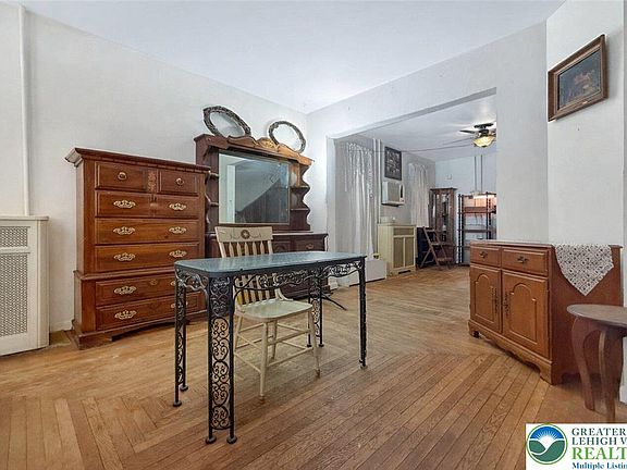 4th image of 34 S 13th St