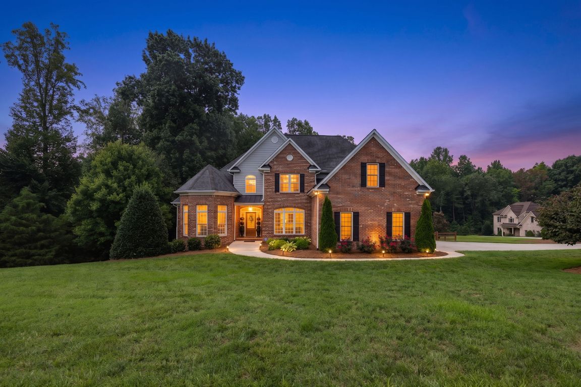 8205 Brotherstwo Rd-1