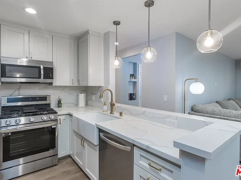 9005 Cynthia St #214 — Photo 13