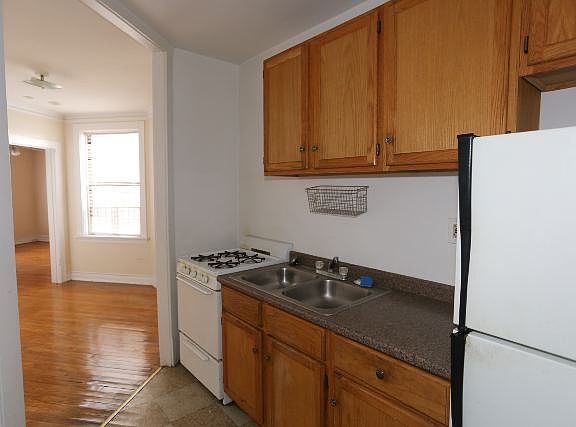 4th image of 3121 N Hamlin Ave APT 2F