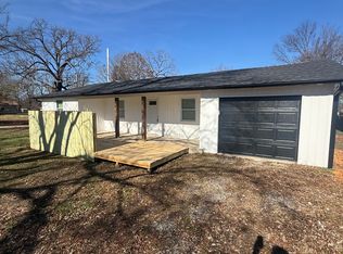 5090 E Huntsville Rd, Fayetteville, AR 72701