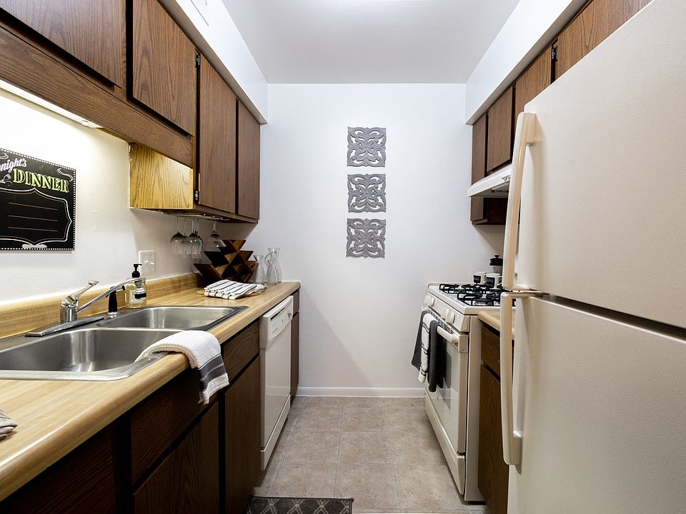 2 bedroom Kitchen at University Park Apartments