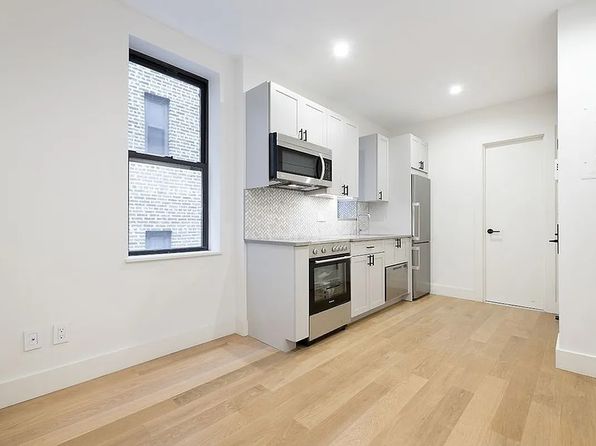 244 E 46th St APT 3D