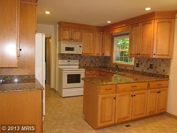 2nd image of 5362 Wade Ln