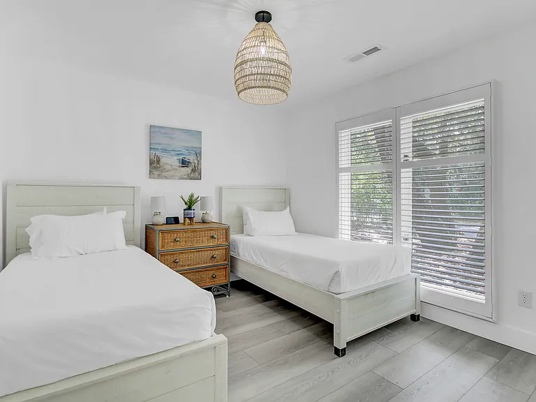 9 Edgewater Aly — Photo 8