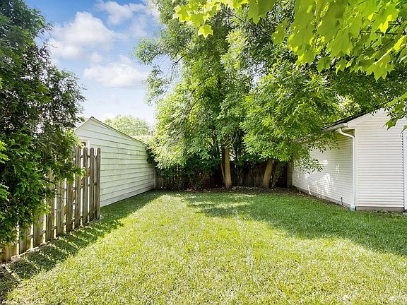4th image of 12824 Oak Park Blvd