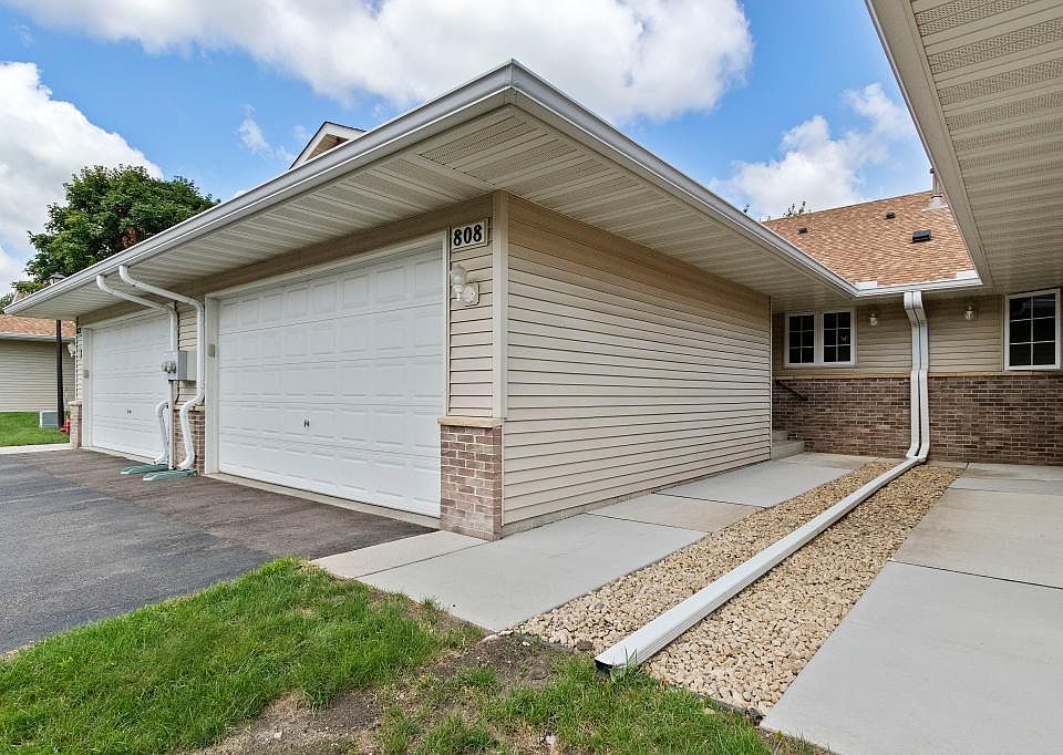 1st image of 808 White Oak Ct