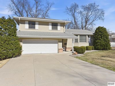 9472 Weir St, Omaha, NE, 68127