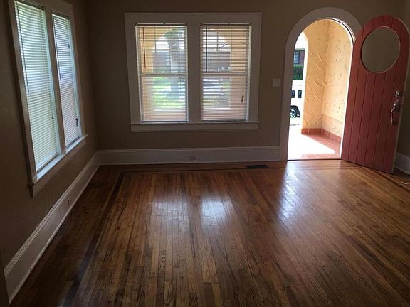 3rd image of 2815 Forbes St