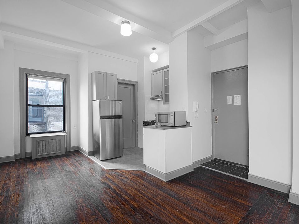 1st image of 19 W 69th St APT 1504