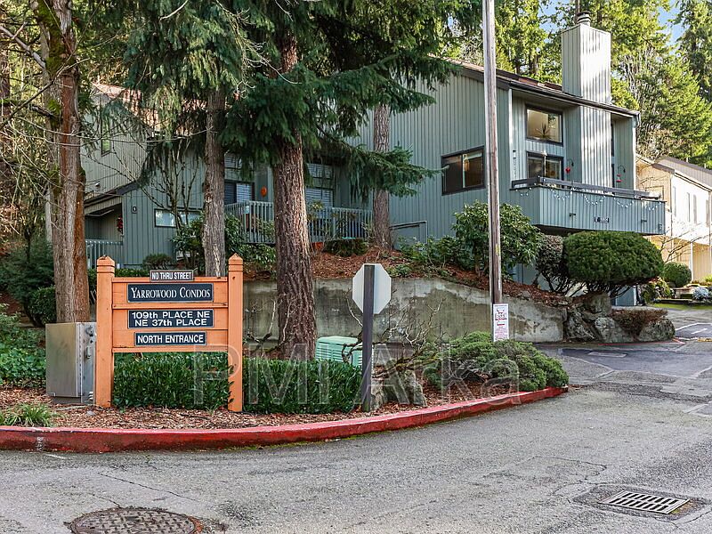 1st image of 10819 NE 37th Pl APT 223