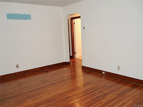 5th image of 2744 Forest Ave