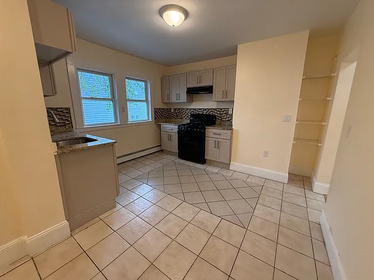 11 Dalrymple St #3 — Photo 9