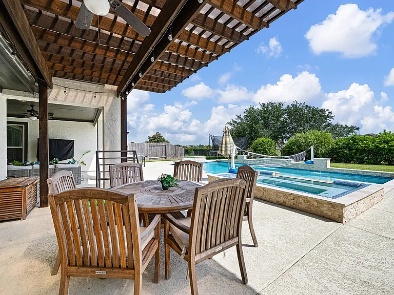 4627 Miramar Dr — Photo 43