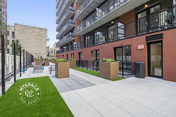 Rented by Carroll Development Leasing LLC | media 36