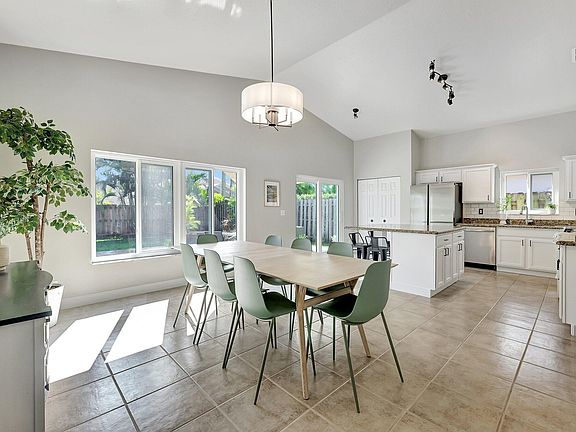 3rd image of 4632 SE Winter Haven Court