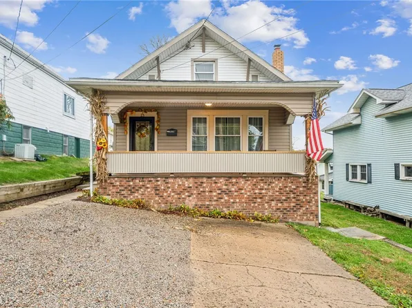 15 Hickory St, Burgettstown, PA 15021