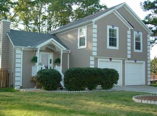 7126 Oakwood Cir, Rex, GA 30273