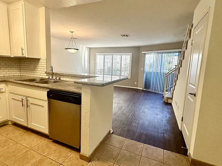 Terrace Trousdale Apartments — Photo 6