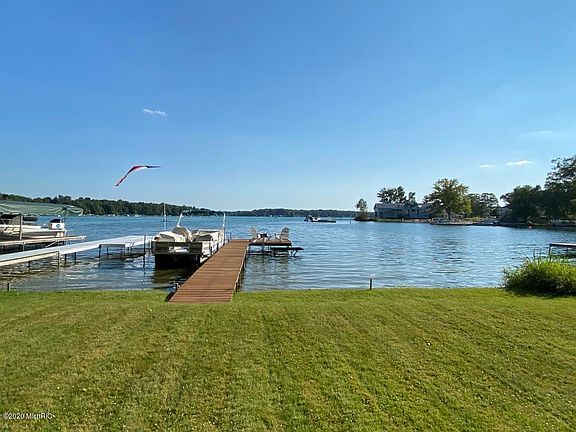 4th image of 1600 Burlington Dr