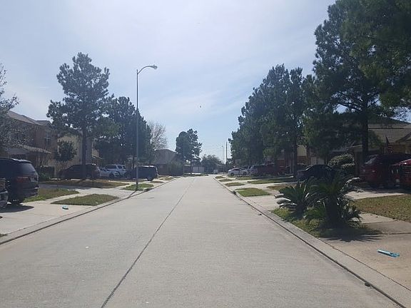 4th image of 19131 Royal Isle Dr