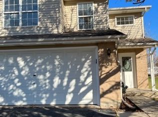 207 W Dekalb Dr, Maple Park, IL 60151