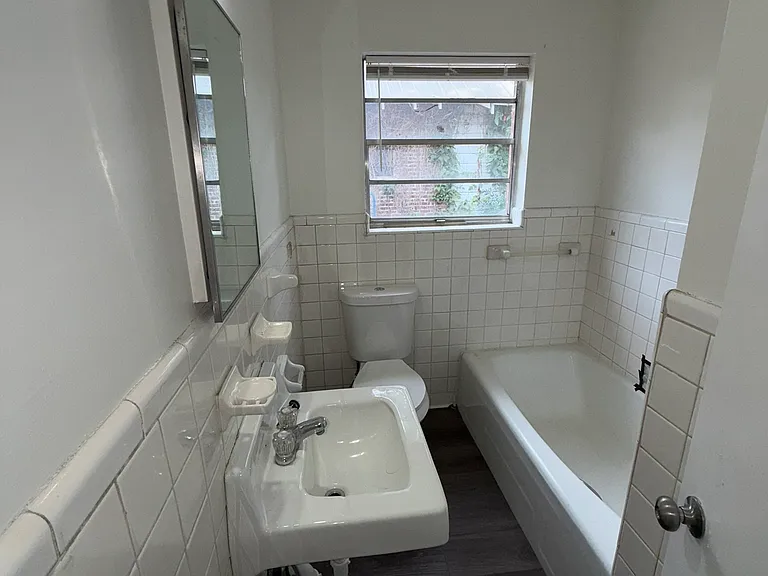 2123 Maple St — Photo 10