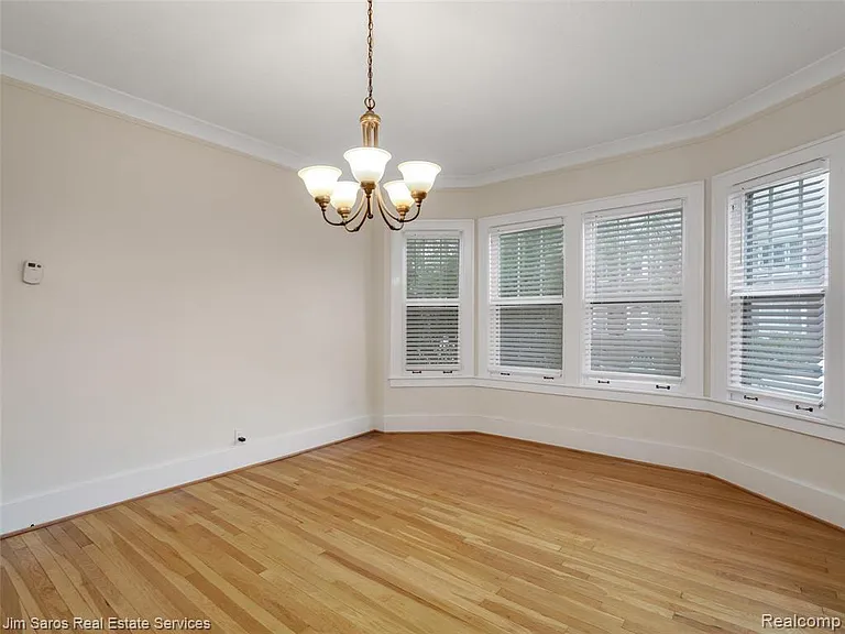 1100 Beaconsfield Ave #1100 — Photo 9