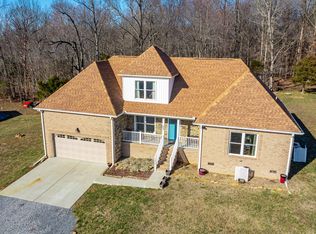 451 Paul Thompson Rd, Bethpage, TN 37022