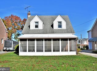 216 Arlington Ave, Milmont Park, PA 19033