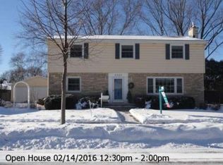 2527 Elmwood Ct, Appleton, WI 54911