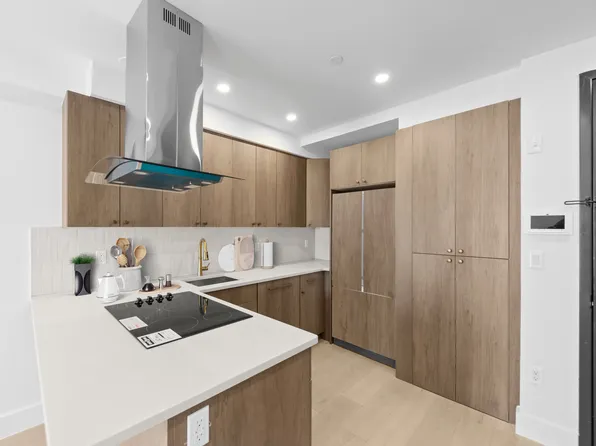 156 Tompkins Avenue 4 image 1 of 7