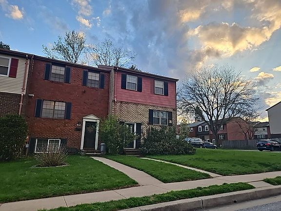 3rd image of 9304 Countess Dr