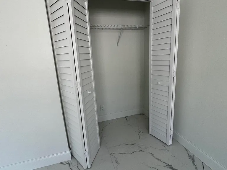 1814 E Oakland Park Blvd #50 — Photo 13