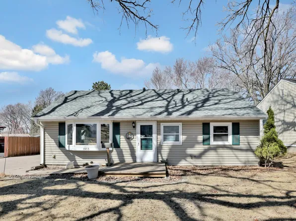 1955 Polaris Pl, North Saint Paul, MN 55109