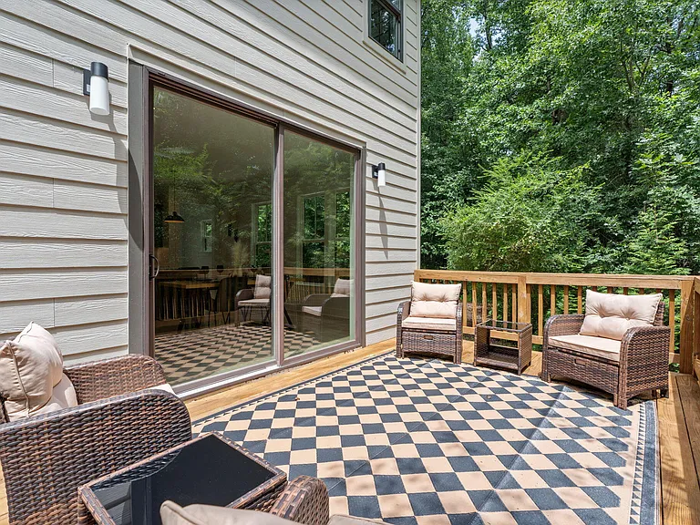 1700 Evergreen — Photo 13
