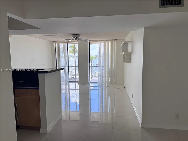 2821 N Miami Beach Blvd #3L — Photo 2