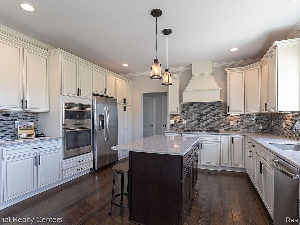 925 Guenevere Dr, photo 13