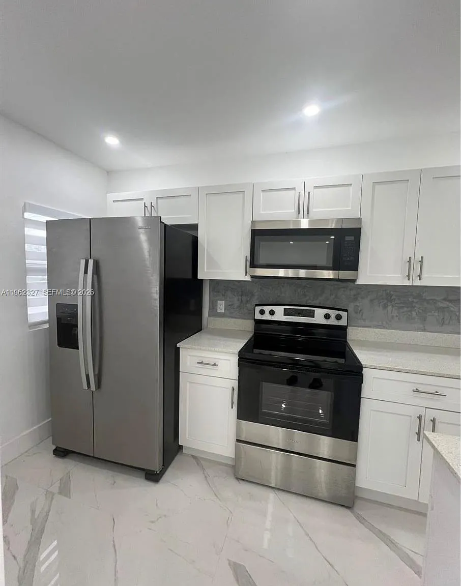 1015 S 17th Ave — Photo 3