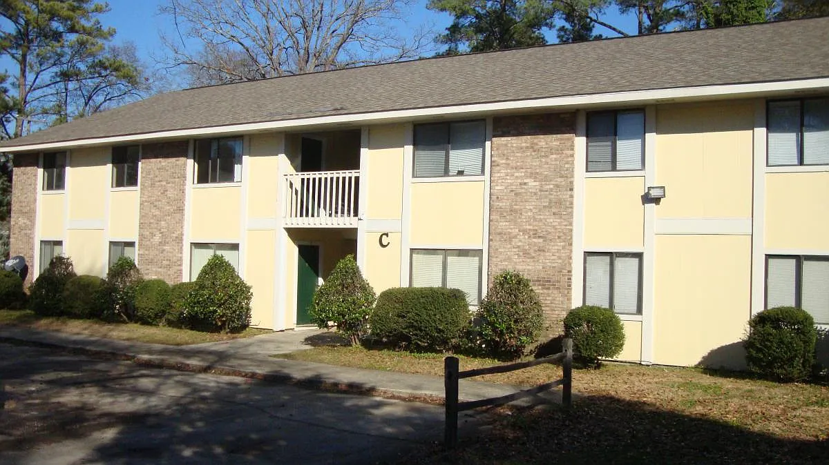 802 Central Drive — Photo 2