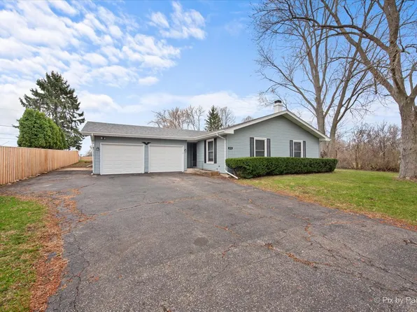 3717 Ellen Rd, McHenry, IL 60050