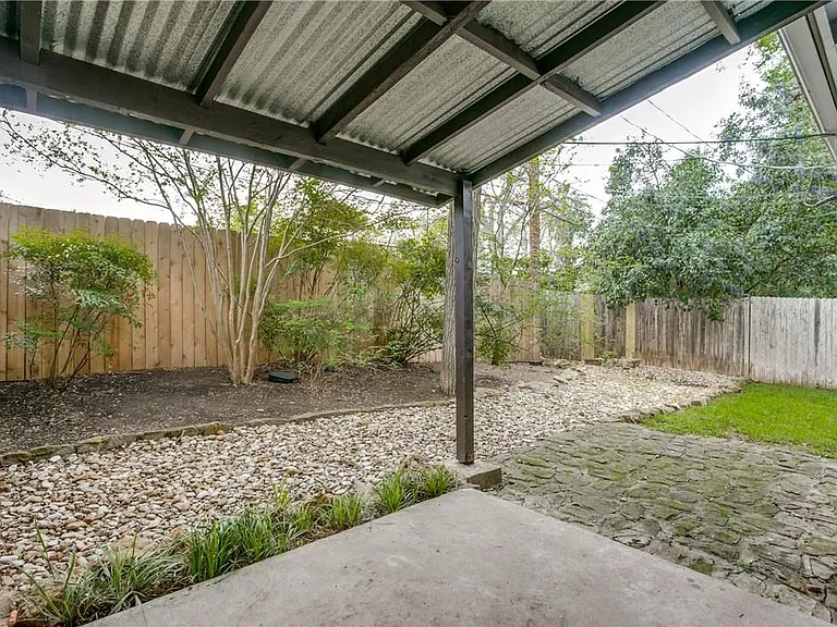 2313 La Casa Dr #B — Photo 21